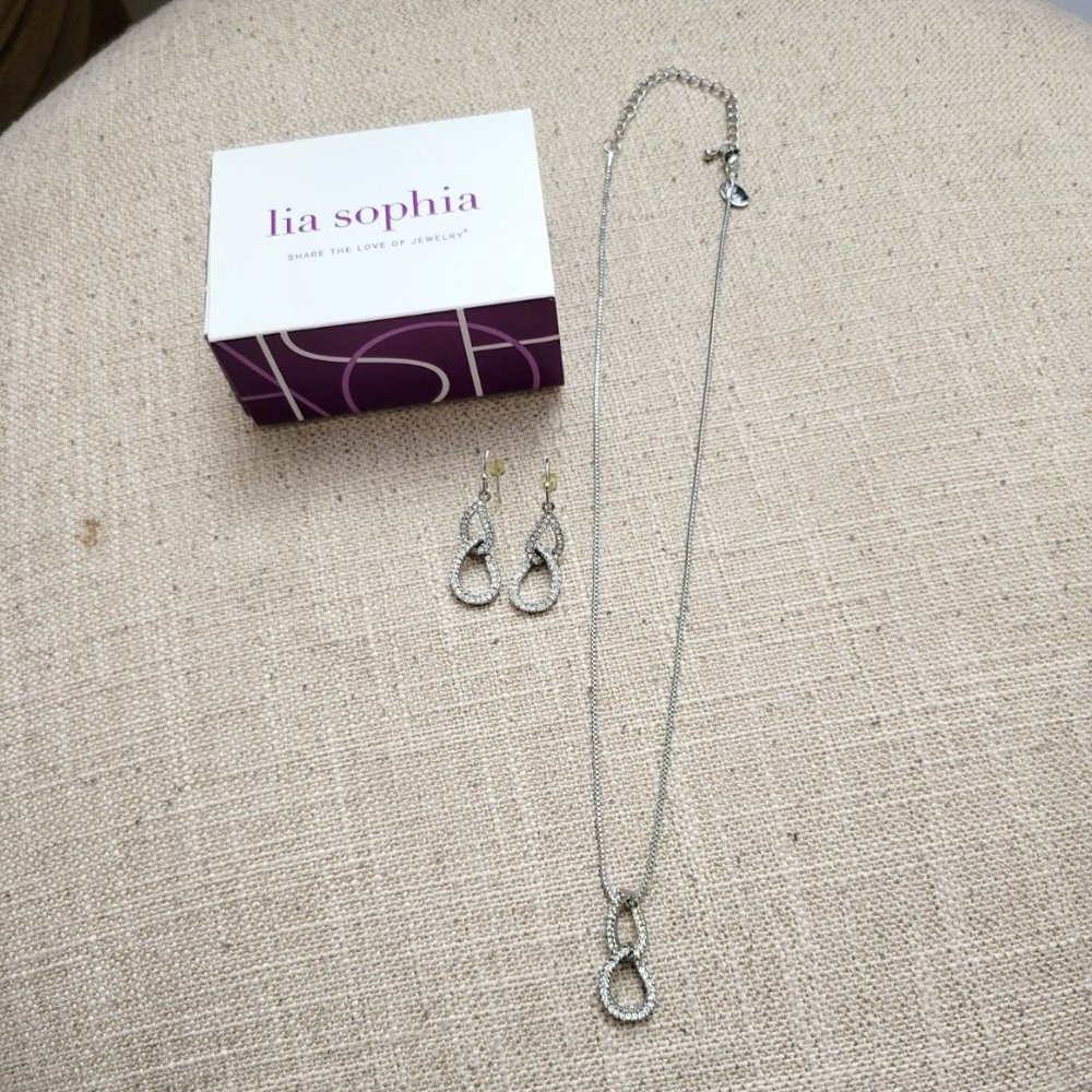 Lia Sophia Bravo set - pierced earrings and adjustable necklace 16"-19" fashion